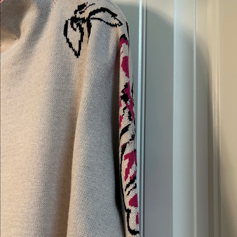 Tribal Cream Sweater with Pink Floral Design - Picture 6 of 8